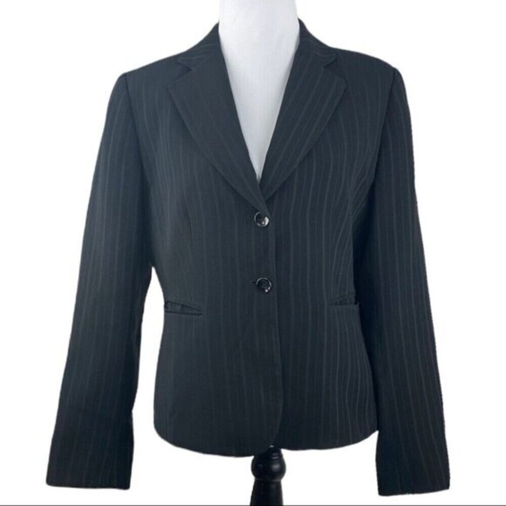 Tahari Arthur Levine Women Petite 10P Black Pinstripe Two Button Blazer Jacket